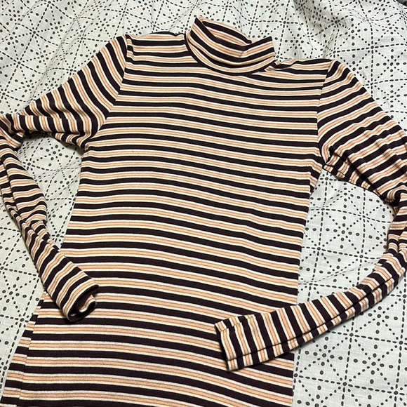 LAST CHANCE Wilfred only turtleneck - Picture 5 of 6